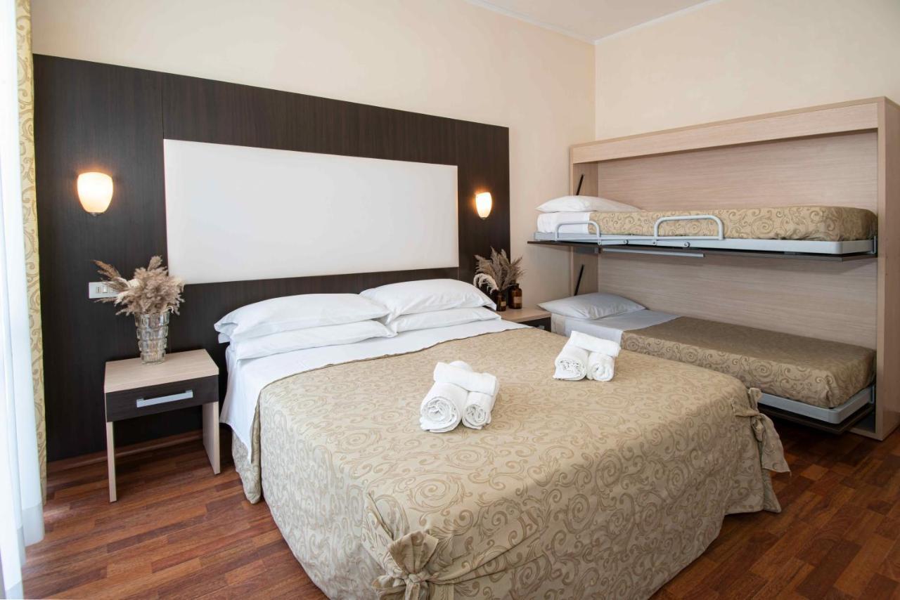 Hotel Baby B&B Milano Marittima Extérieur photo