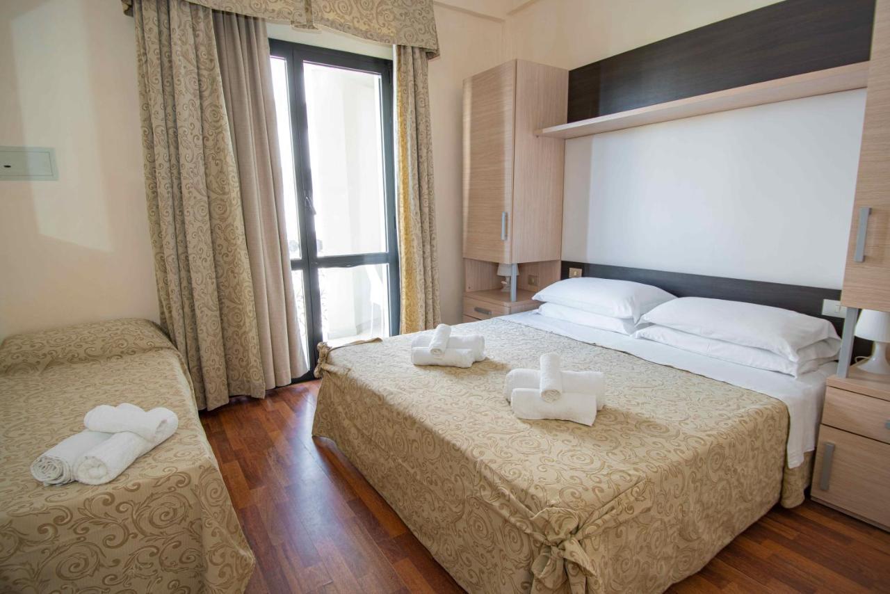 Hotel Baby B&B Milano Marittima Extérieur photo