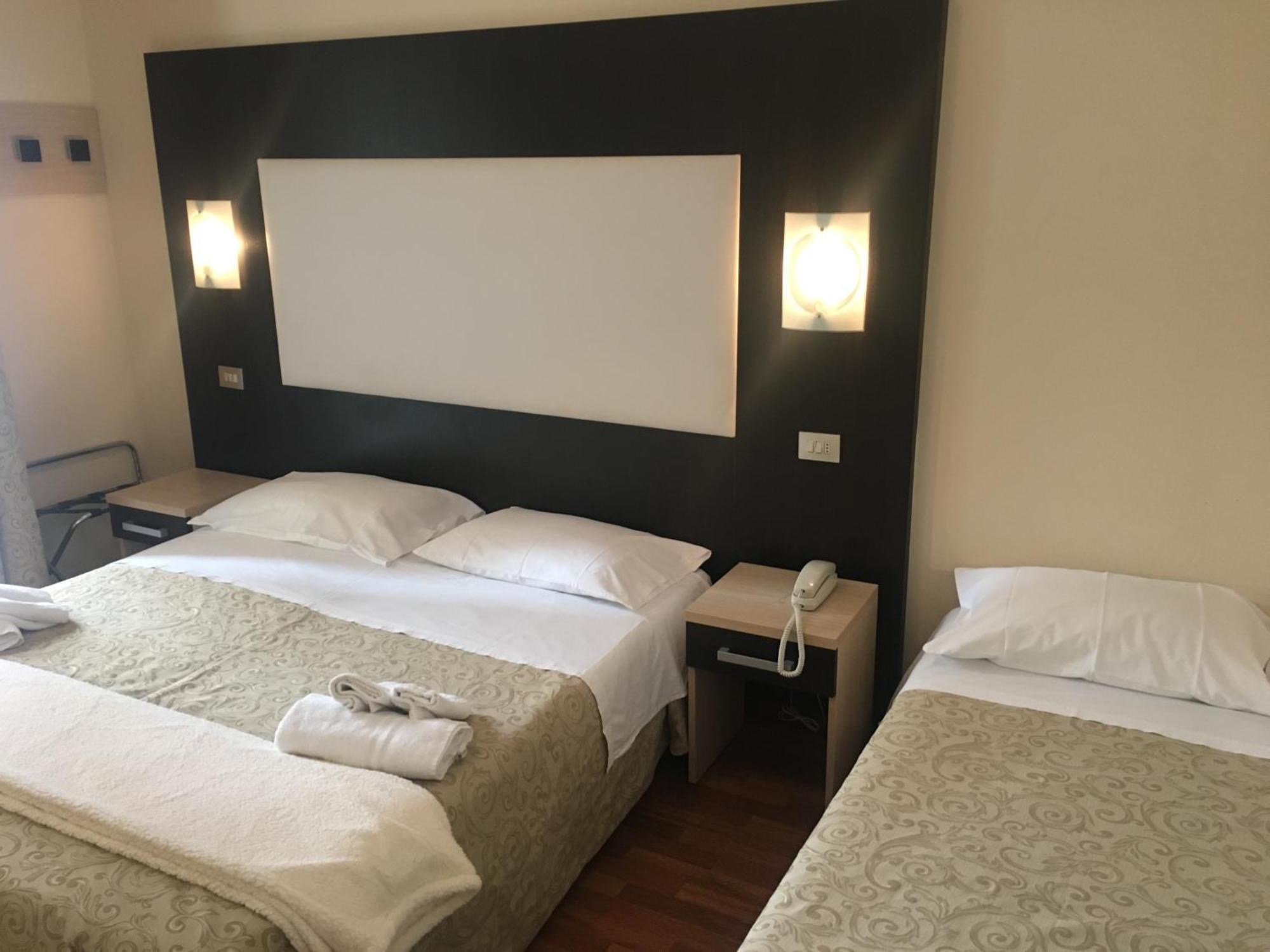 Hotel Baby B&B Milano Marittima Extérieur photo