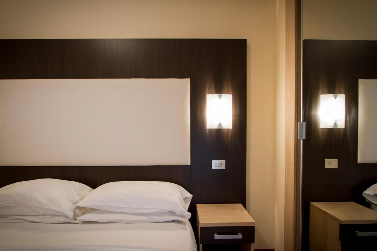 Hotel Baby B&B Milano Marittima Extérieur photo