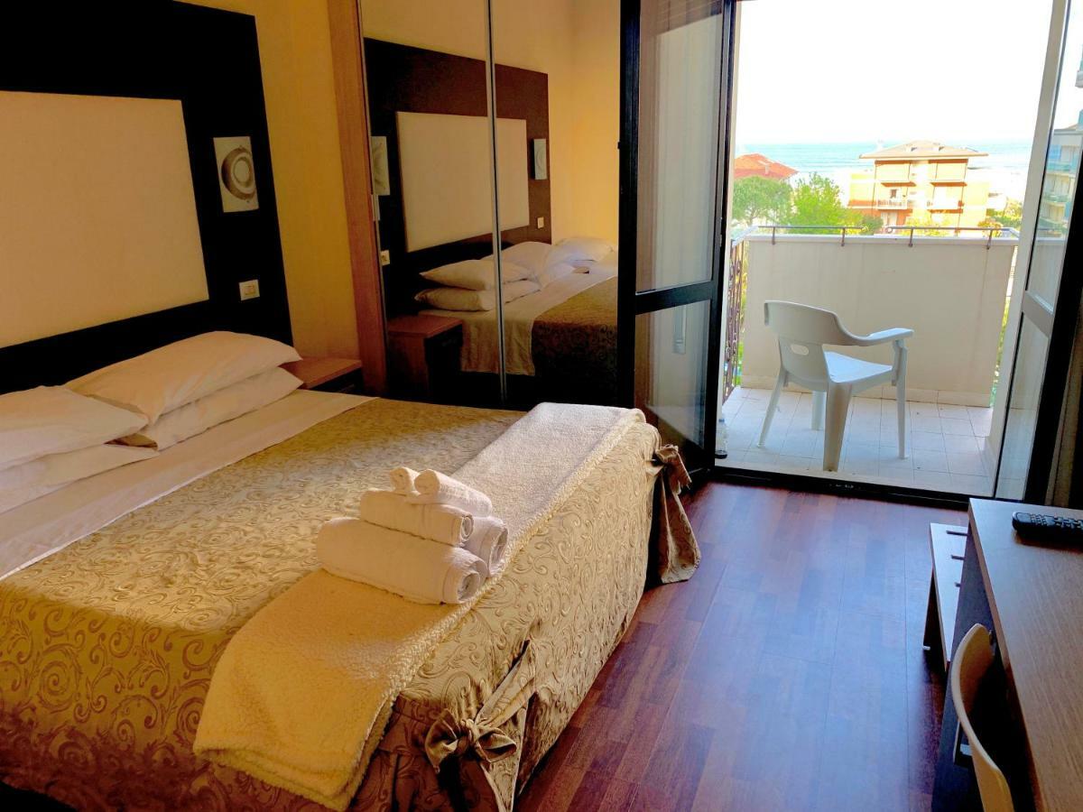 Hotel Baby B&B Milano Marittima Extérieur photo